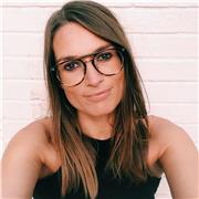 Aulas Online e presenciais com professora nativa canadense de inglês oferece sob medida para todos os níveis e idades